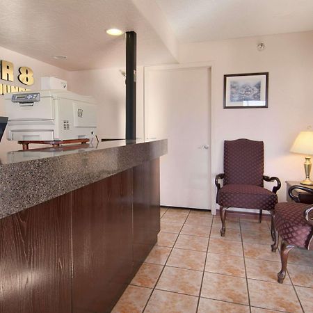 Super 8 by Wyndham Oklahoma Fairgrounds Motel Interior foto