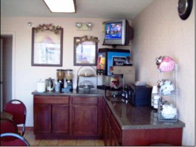 Super 8 by Wyndham Oklahoma Fairgrounds Motel Bagian luar foto