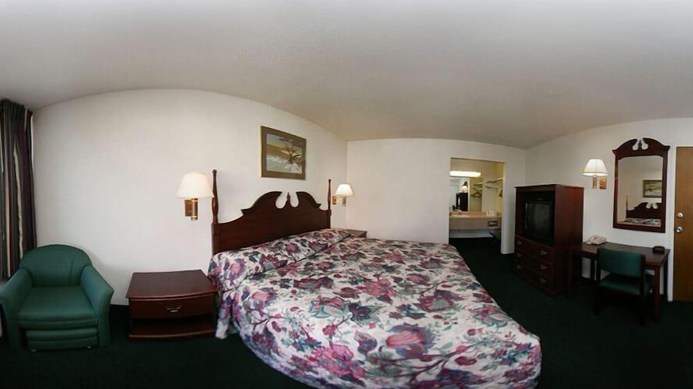 Super 8 by Wyndham Oklahoma Fairgrounds Motel Bagian luar foto